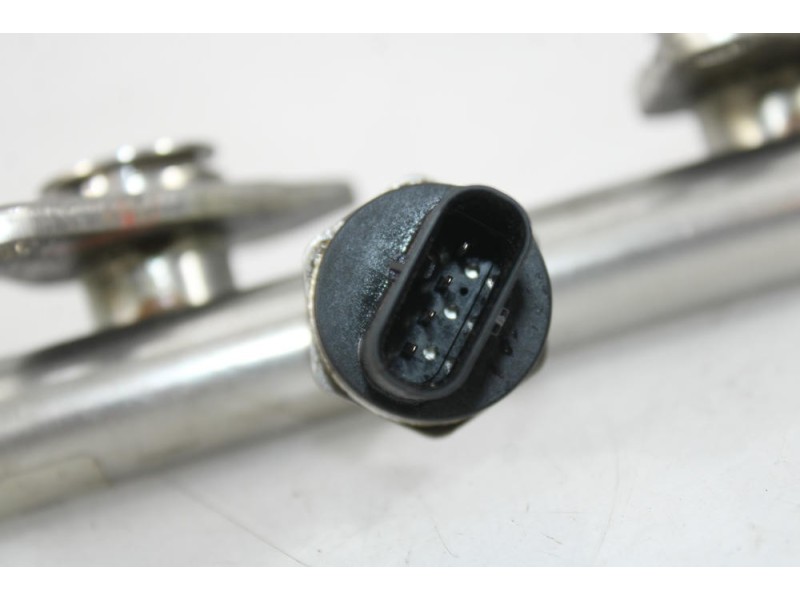 Recambio de rampa inyectora para mercedes-benz clase cla (w117) cla 180 (117.342) referencia OEM IAM A2700701400  