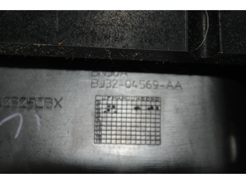 Recambio de consola central para land rover range rover evoque (l538) 2.2 d referencia OEM IAM BJ3204569AA  