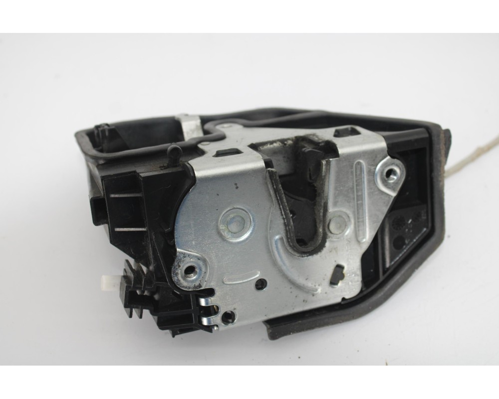 Recambio de cerradura puerta trasera derecha para bmw serie 1 berlina (e81/e87) 116d referencia OEM IAM 7202148  