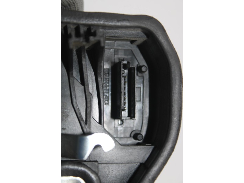 Recambio de cerradura puerta trasera derecha para bmw serie 1 berlina (e81/e87) 116d referencia OEM IAM 7202148  
