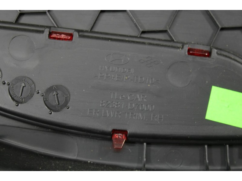 Recambio de guarnecido puerta delantera derecha para hyundai tucson (tl, tle) 1.7 crdi referencia OEM IAM 82361D7000 / 82381D700