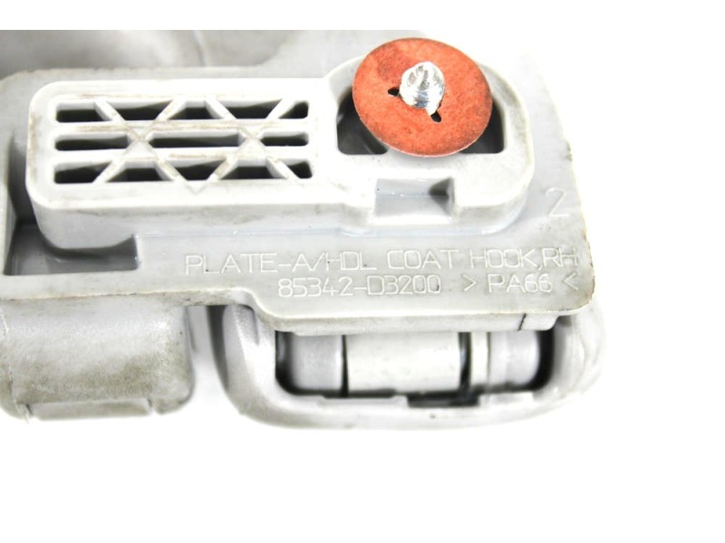 Recambio de asidero trasero derecho para hyundai tucson (tl, tle) 1.7 crdi referencia OEM IAM 85342D3200  