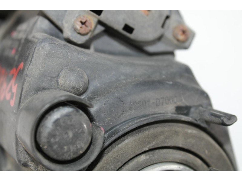 Recambio de faro antiniebla izquierdo para hyundai tucson (tl, tle) 1.7 crdi referencia OEM IAM 92201D7000  