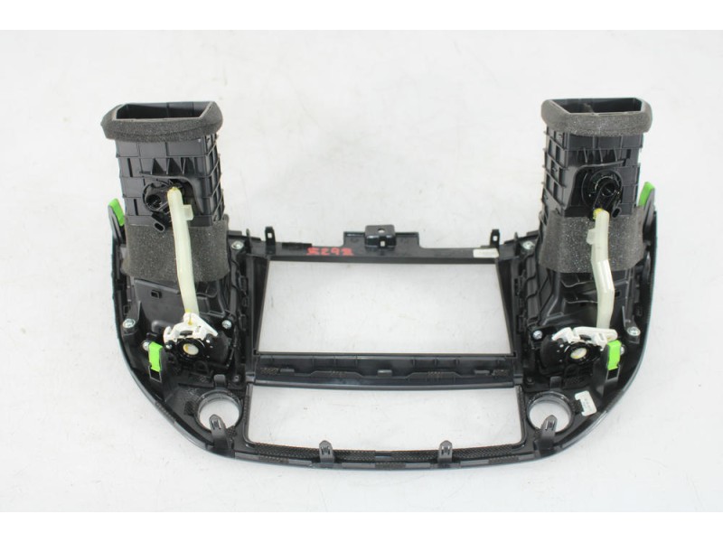 Recambio de rejilla aireadora para hyundai tucson (tl, tle) 1.7 crdi referencia OEM IAM 84740D7900  