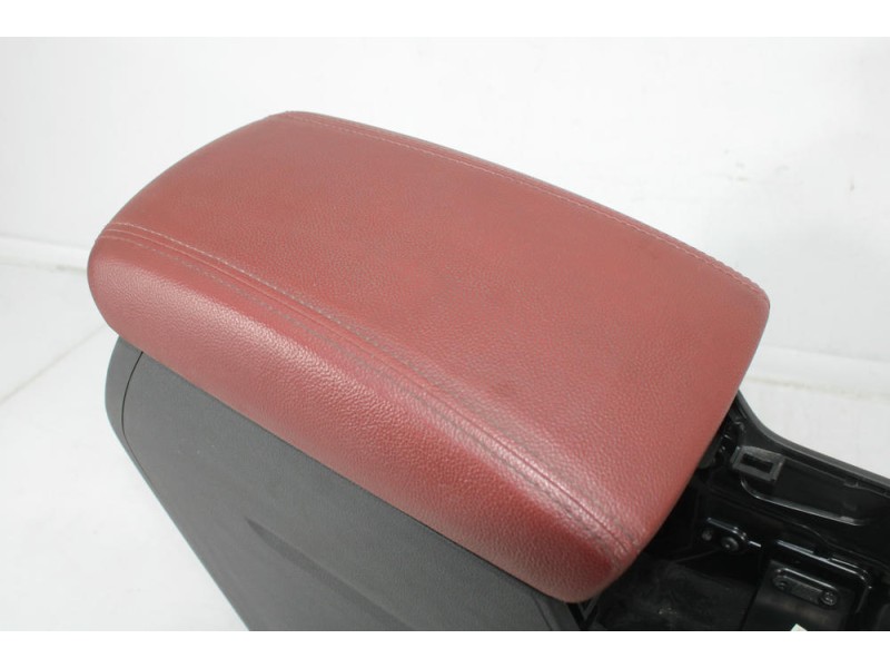 Recambio de consola central para hyundai tucson (tl, tle) 1.7 crdi referencia OEM IAM 84678D750 / 84612D7501  