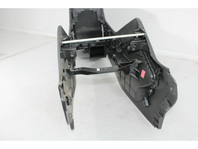 Recambio de consola central para hyundai tucson (tl, tle) 1.7 crdi referencia OEM IAM 84678D750 / 84612D7501  