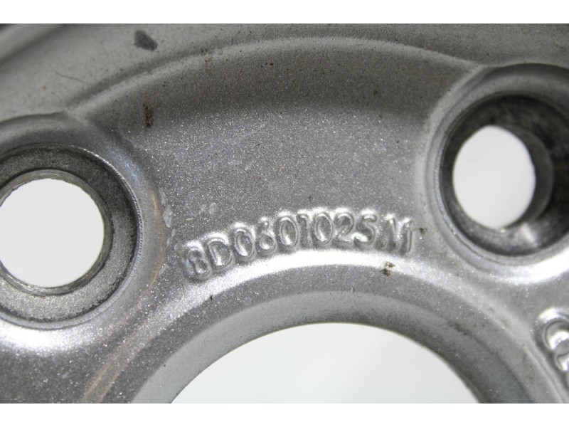 Recambio de llanta para audi a4 b5 (8d2) 1.9 tdi referencia OEM IAM 8D0601025M  /1  