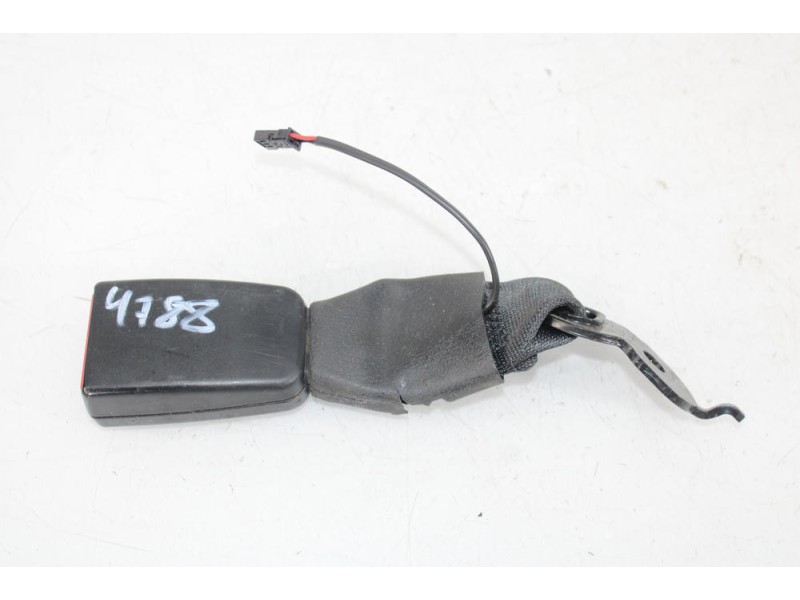 Recambio de anclaje cinturon trasero izquierdo para bmw 5 (f10) 520 d referencia OEM IAM 724327504  