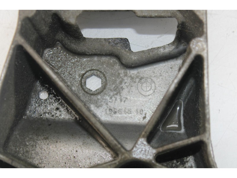 Recambio de soporte cambio para bmw 5 (f10) 520 d referencia OEM IAM 19664510  