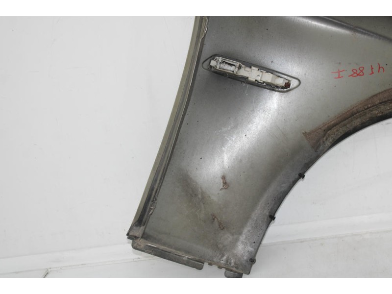 Recambio de aleta delantera izquierda para bmw 5 (f10) 520 d referencia OEM IAM   