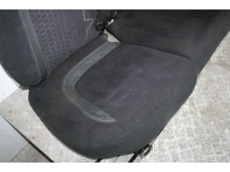 Recambio de asientos traseros para fiat punto (199_) 1.4 (199axb1a, 199bxb1a, 199bxb11, 199axb11) referencia OEM IAM   