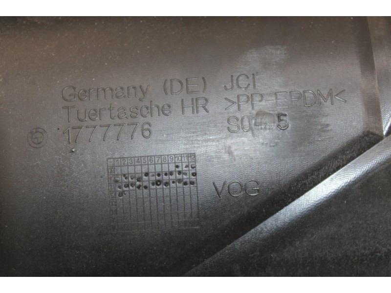 Recambio de guarnecido puerta trasera derecha para bmw 5 (f10) 520 d referencia OEM IAM 1777776  