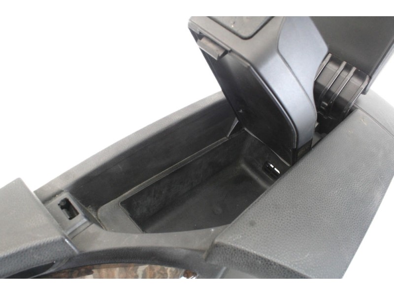 Recambio de apoyabrazos central para bmw 5 (e60) 530 d referencia OEM IAM 7034086  