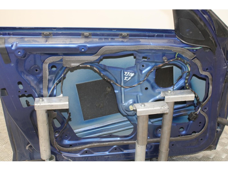 Recambio de puerta delantera izquierda para bmw serie 1 berlina (e81/e87) 116d referencia OEM IAM AZUL  