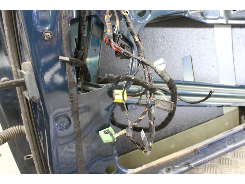 Recambio de puerta delantera derecha para bmw 5 (e60) 530 d referencia OEM IAM   