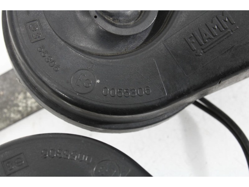 Recambio de claxon para jaguar xf i (x250) 3.0 d referencia OEM IAM a046522  