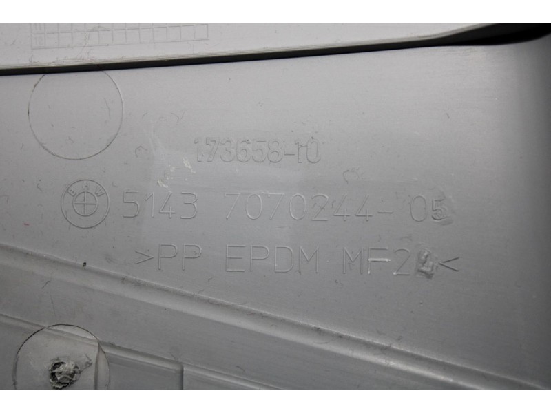 Recambio de guarnecido interior para bmw serie 1 berlina (e81/e87) 120d referencia OEM IAM 5143707024405  