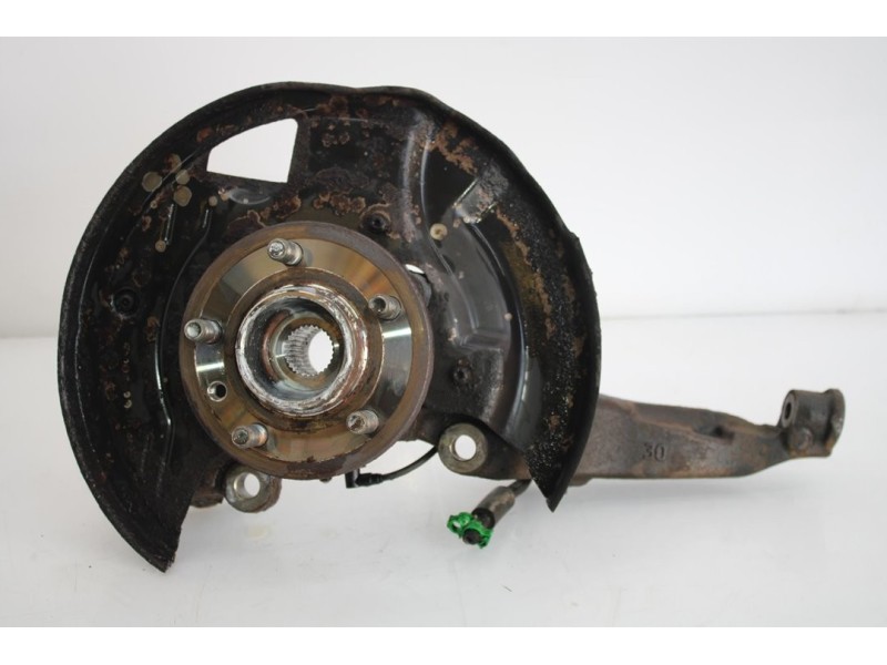 Recambio de mangueta delantera izquierda para land rover range rover sport v6 td hse referencia OEM IAM RUB500130  