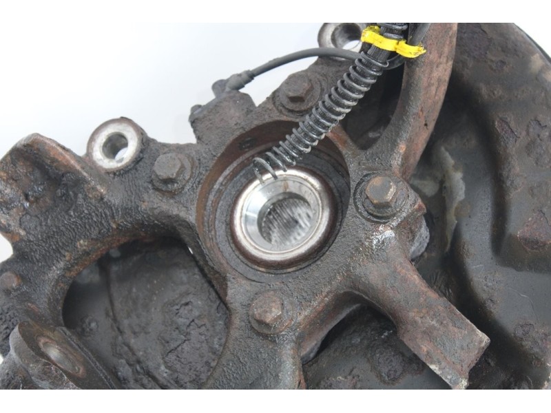 Recambio de mangueta delantera izquierda para land rover range rover sport v6 td hse referencia OEM IAM RUB500130  