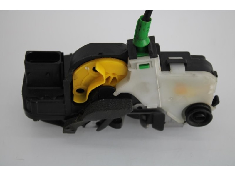 Recambio de cerradura puerta trasera izquierda para opel insignia berlina expression referencia OEM IAM 3023881  