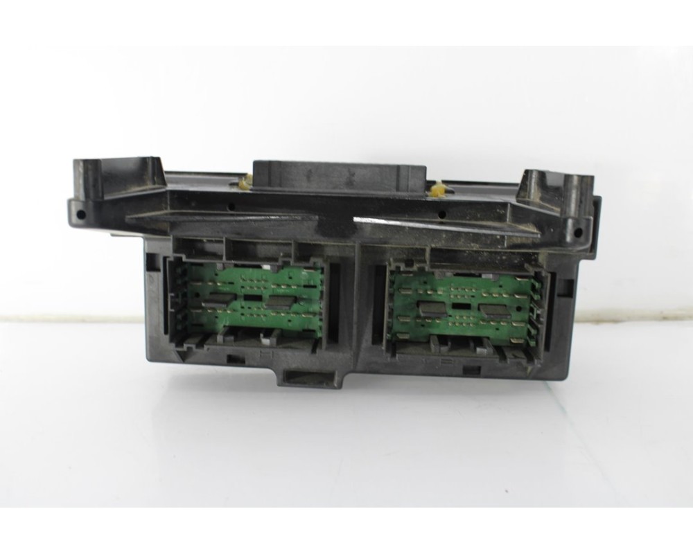 Recambio de caja reles / fusibles para jeep gr. cherokee (wh) 3.0 crd limited referencia OEM IAM 04692073AB  