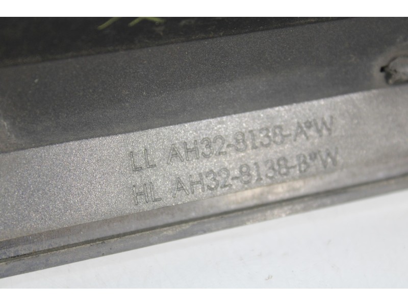 Recambio de rejilla delantera para land rover range rover sport v6 td s referencia OEM IAM AH328138AW  