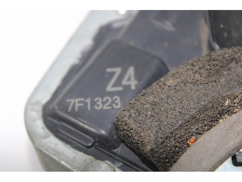 Recambio de cerradura puerta trasera izquierda para toyota land cruiser (j12) 3.0 d4-d vx referencia OEM IAM 7F1323  