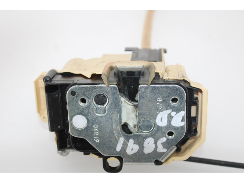 Recambio de cerradura puerta delantera derecha para fiat panda van iii referencia OEM IAM 520184640  