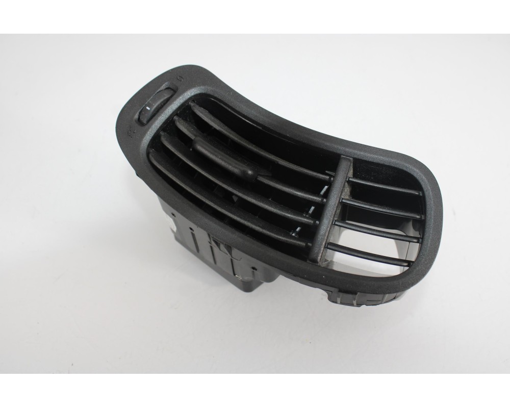 Recambio de rejilla aireadora para fiat panda van iii referencia OEM IAM 735597682DER.  