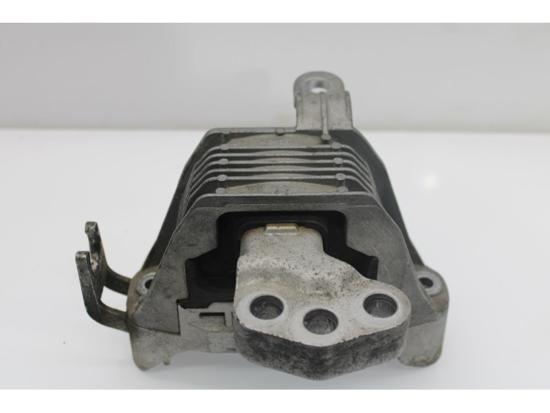 Recambio de soporte motor para opel astra j lim. selective referencia OEM IAM 13347450  