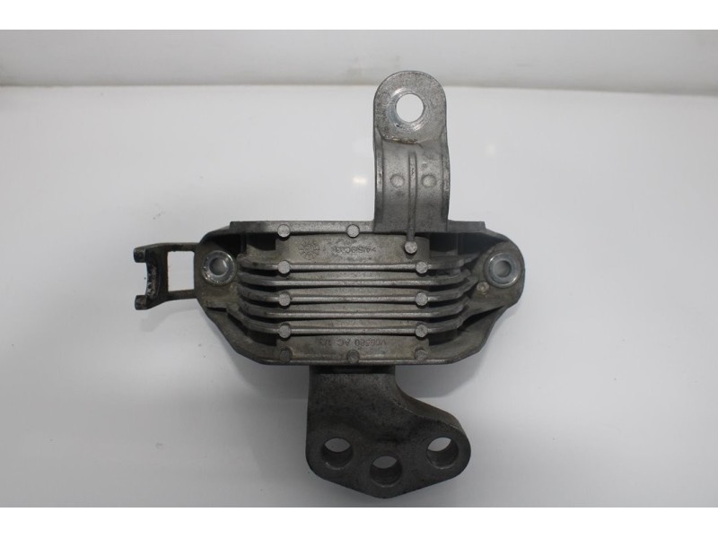 Recambio de soporte motor para opel astra j lim. selective referencia OEM IAM 13347450  