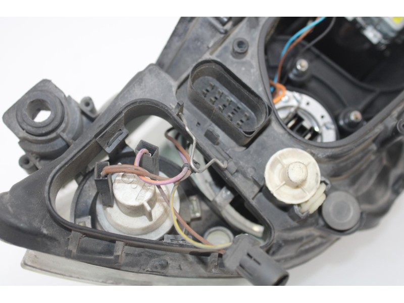 Recambio de faro derecho para seat cordoba berlina (6l2) reference referencia OEM IAM 6L1941032  