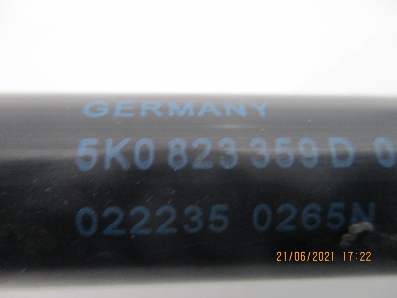 Recambio de amortiguadores capo para volkswagen golf vi (5k1) 1.6 tdi dpf referencia OEM IAM 5K0823359  