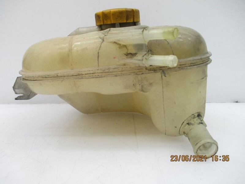 Recambio de deposito expansion para opel astra gtc sport referencia OEM IAM 24469940  