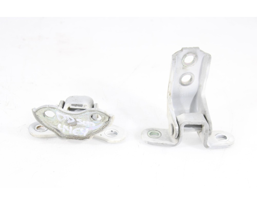 Recambio de bisagra puerta delantera derecha para toyota auris active referencia OEM IAM 4464DD  