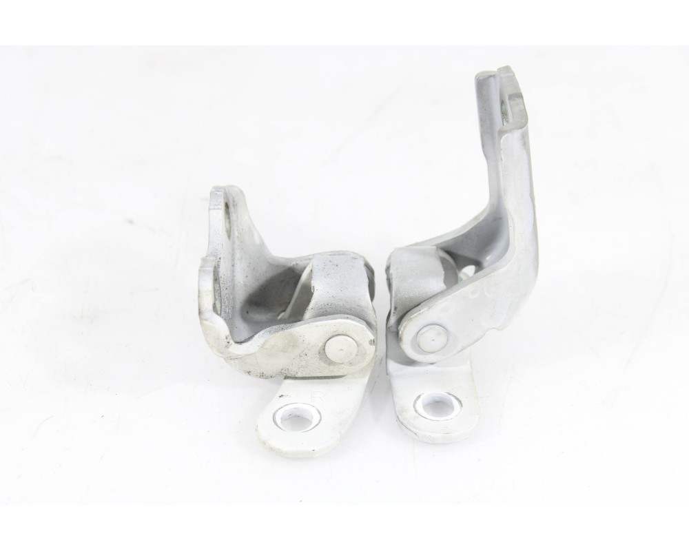 Recambio de bisagra puerta delantera derecha para toyota auris active referencia OEM IAM 4464DD  