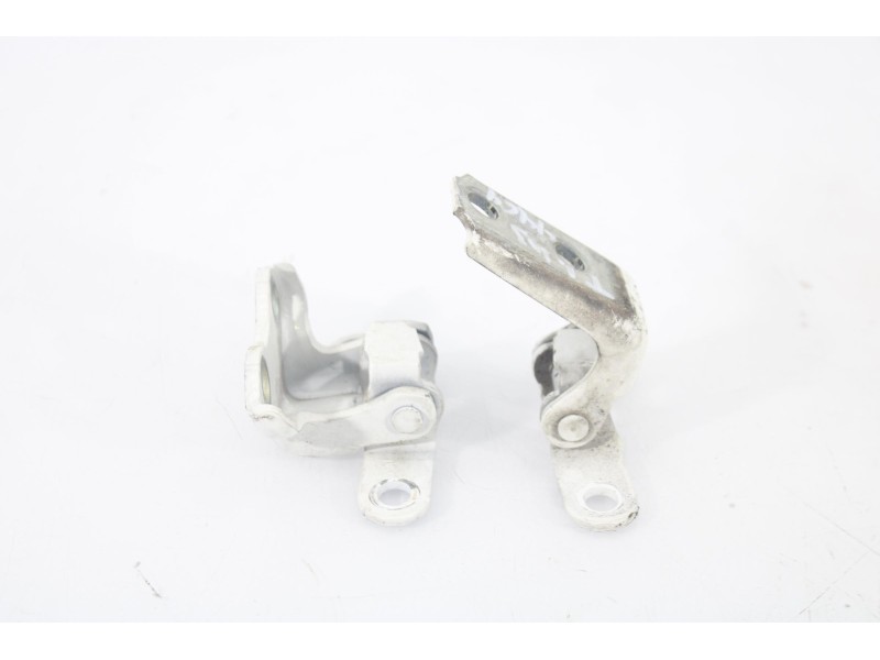 Recambio de bisagra puerta trasera izquierda para toyota auris active referencia OEM IAM 4461TI  