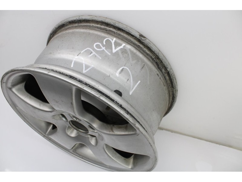 Recambio de llanta para hyundai tucson (jm) 2.0 crdi comfort (4wd) referencia OEM IAM 529102E330  