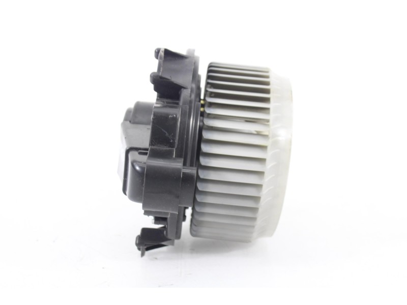 Recambio de motor calefaccion para toyota auris active referencia OEM IAM AV2727008083  