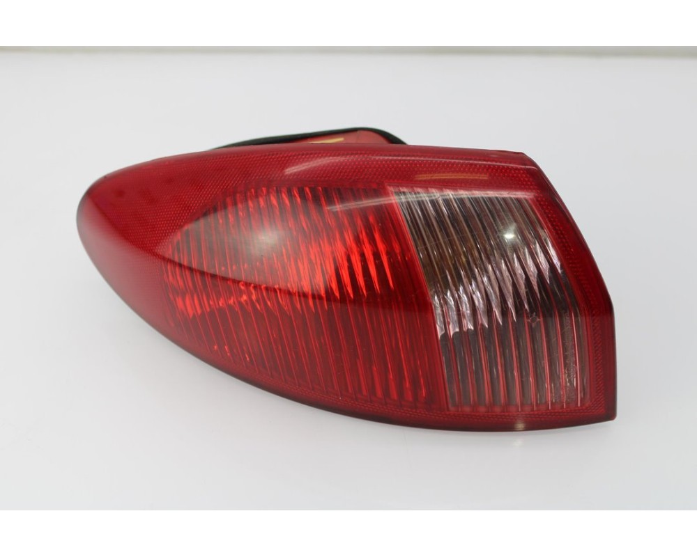 Recambio de piloto trasero izquierdo para alfa romeo 147 (190) 1.9 jtd distinctive referencia OEM IAM 46556349  