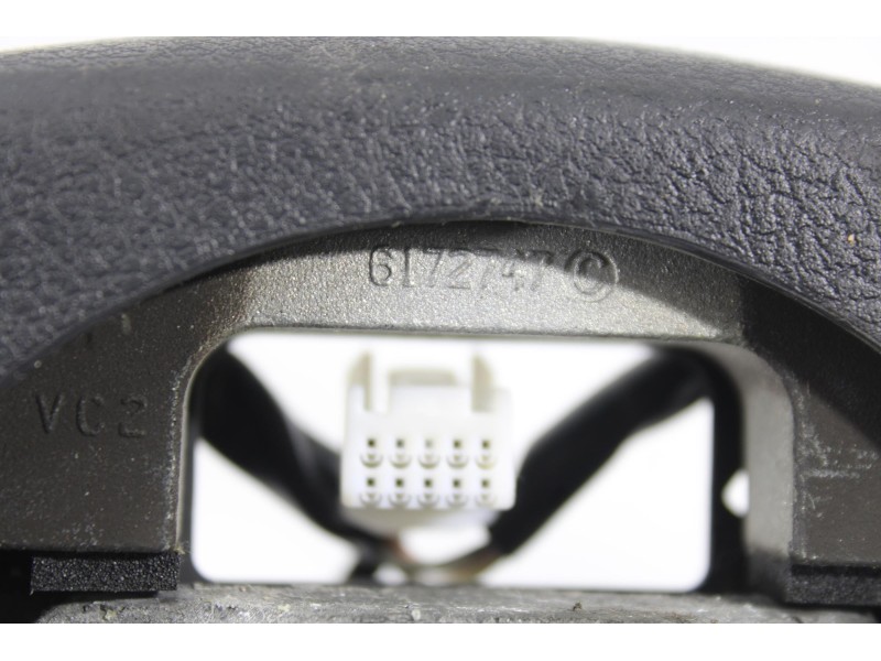 Recambio de volante para toyota auris active referencia OEM IAM 8425002050  