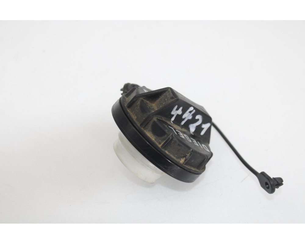 Recambio de tapon combustible para kia cee´d drive referencia OEM IAM 4431  