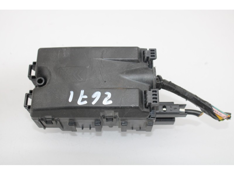 Recambio de caja reles / fusibles para peugeot 208 active referencia OEM IAM 9666232680  