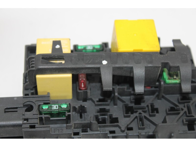 Recambio de caja reles / fusibles para peugeot 208 active referencia OEM IAM 9666232680  