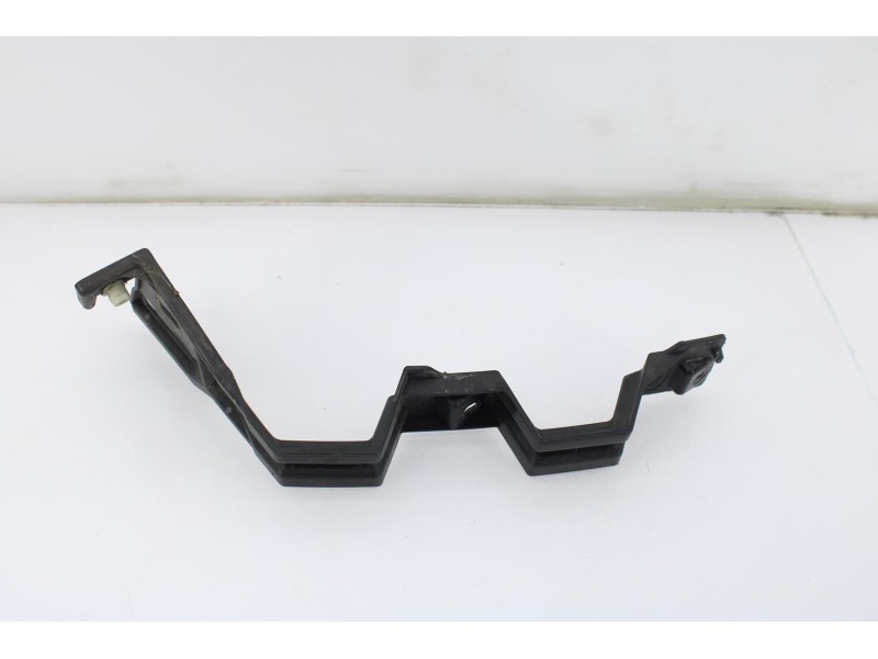 Recambio de molduras delanteras para land rover discovery (...) v6 td se referencia OEM IAM DPN500031  