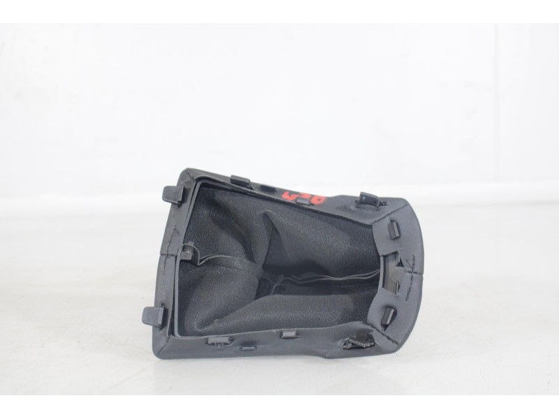 Recambio de funda palanca de cambio para peugeot 208 access referencia OEM IAM 4570  