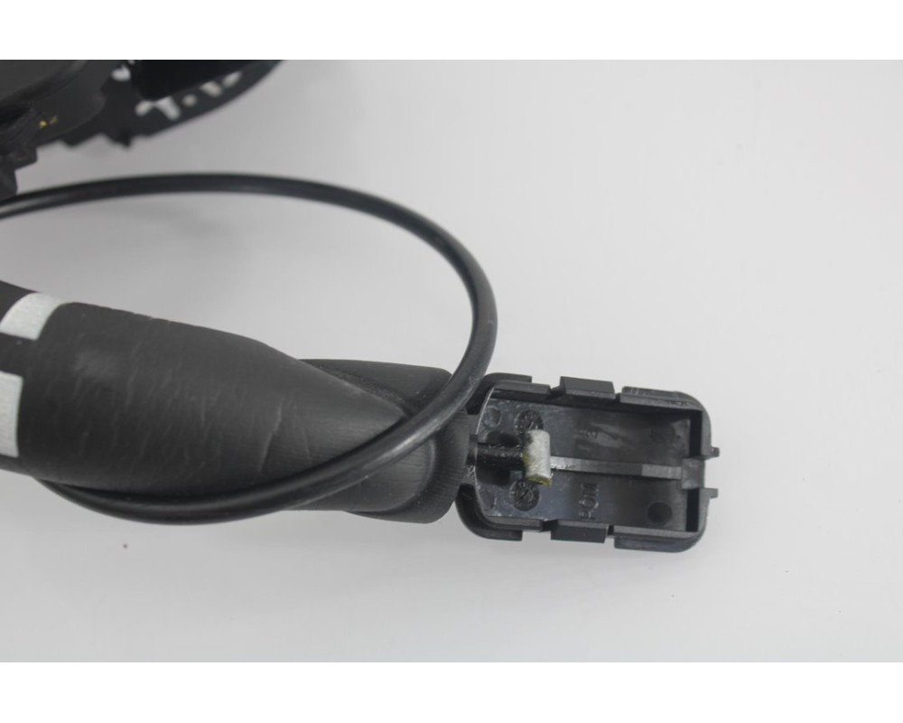 Recambio de cerradura puerta trasera derecha para renault scenic iii dynamique referencia OEM IAM 825020033R  