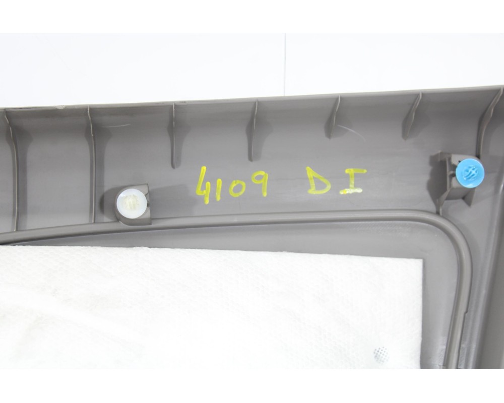 Recambio de guarnecido puerta delantera izquierda para mitsubishi grandis (na0w) 2.0 di-d inform referencia OEM IAM MR576081  