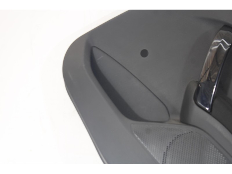 Recambio de guarnecido puerta trasera derecha para peugeot 208 access referencia OEM IAM 491100112854  