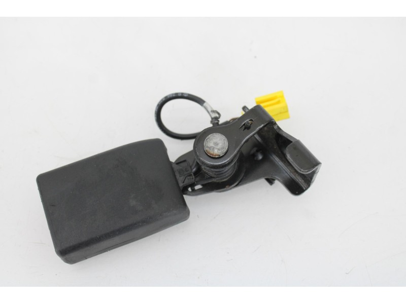 Recambio de anclaje cinturon trasero para mercedes-benz clase cla (w117) cla 180 (117.342) referencia OEM IAM A1768600369  